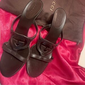 Gucci GG LARGE LOGO Heels
